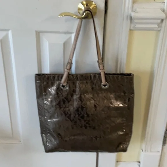 Michael Kors Bag - Picture 3 of 9